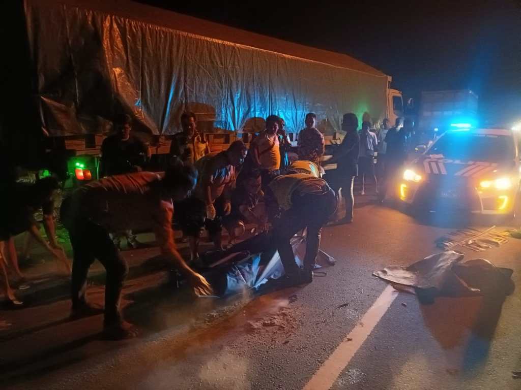 Mega Pro Tabrak Truk di Jalur Pantura Tuban, Pengendara Tewas