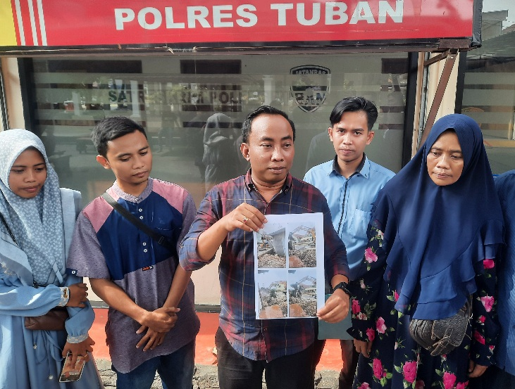 Pagar Rumah Dihancurkan untuk Proyek Drainase, Warga Tuban Lapor Polisi